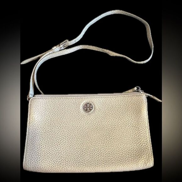 Tory Burch Silver Textured Women's Crossbody Bag Wallet - Picture 3 of 9